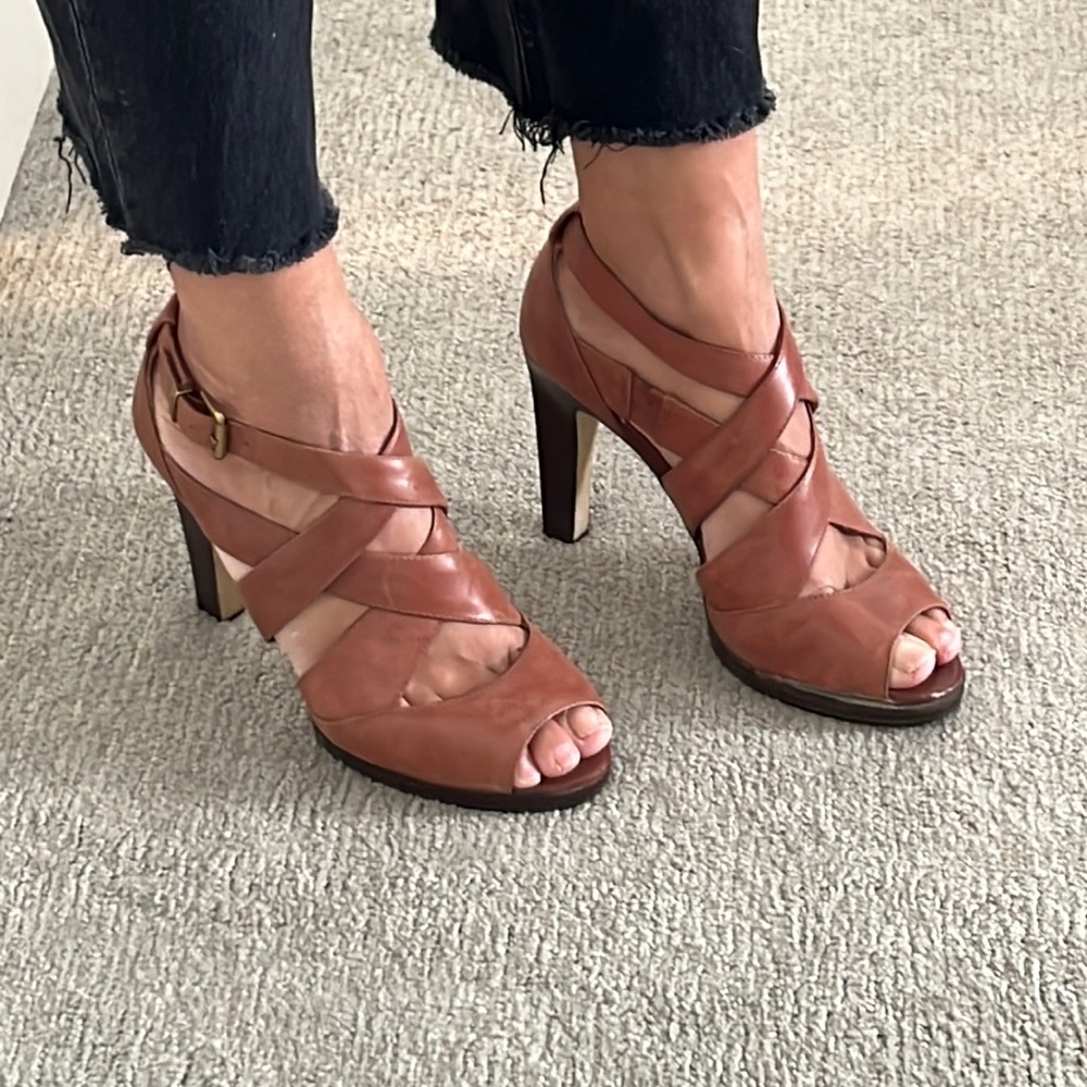Banana Republic Platforms.